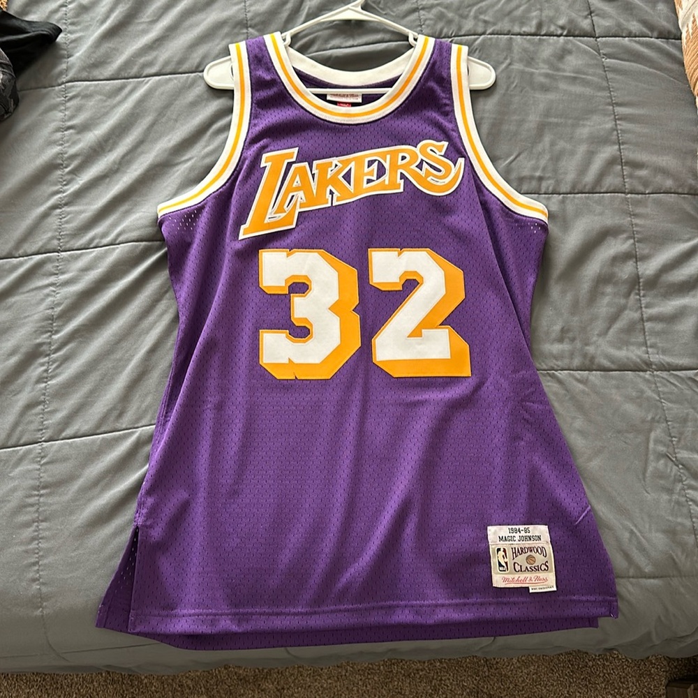Mitchell & Ness Magic Johnson stitched jersey